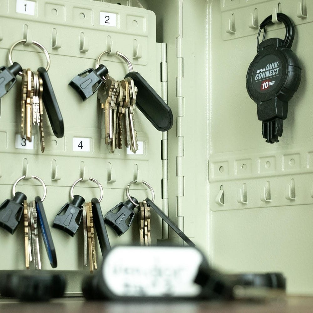 Key Ring & Gear Tether Accessories, Accessory Type: Split Ring End Fitting , For Use With: Quik-Connect System, 0KM2-11A24, 0KM2-32A24, 0KM2-34A24, 0KM2-43A24  MPN:0KM0-00AA4-5