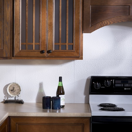 Fasade 18in x 24in Hammered Matte White Backsplash Panel 5pk MPN:PB5501