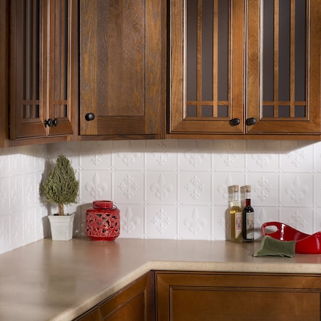 Fasade 18in x 24in Fleur-de-lis Matte White Backsplash Panel 5pk MPN:PB6601