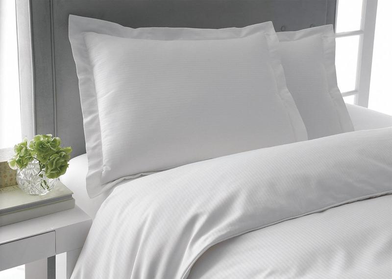 Pillow Sham White Stripe 20 W 26 L PK24 MPN:1C18619