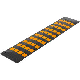 GoVets™ Rubber Speed Hump with Endcaps 23-1/2'' W x 110