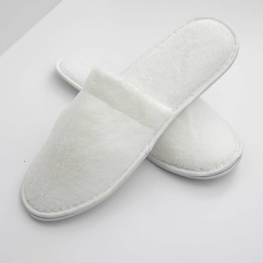 HSM Urbana Collection Slippers, Close-Toed, White, Total Qty 50 MPN:RSL00018