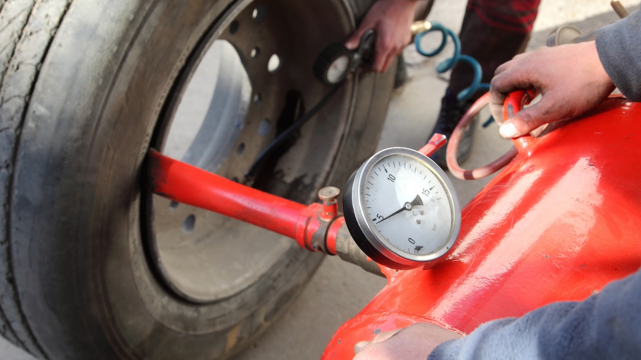 Tire Bead Seater with Compressor